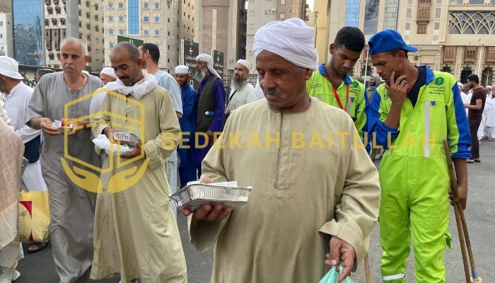 Sedekah Nasi Baitullah Distribusikan 4.500 Porsi Bantuan Makanan di Tanah Suci